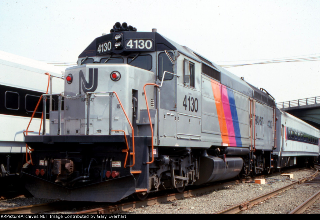 NJT GP40FH-2 #4130 - New Jersey Transit